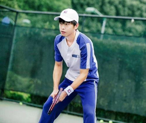 娱乐吃瓜酱小男孩